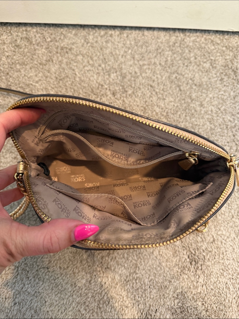 Michael Kors Tan Pebbled Crossbody with Gold Chain Strap - Picture 5 of 7